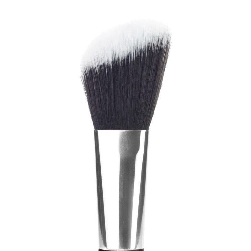 BETER Angled blusher brush, synthetic hair. Nº 70 - Image 1